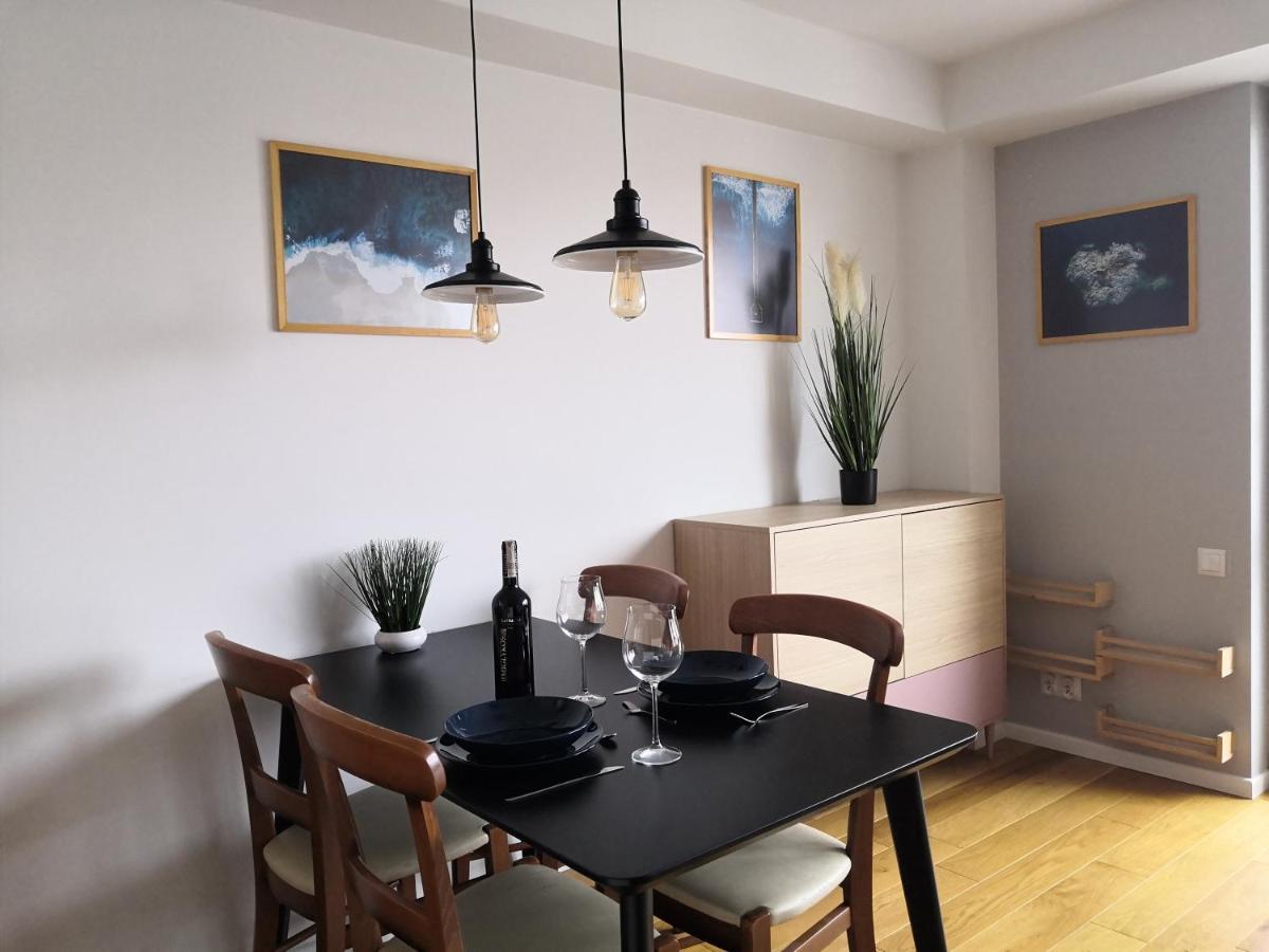 Lägenhet Apartament Przy Metrze Warszawa